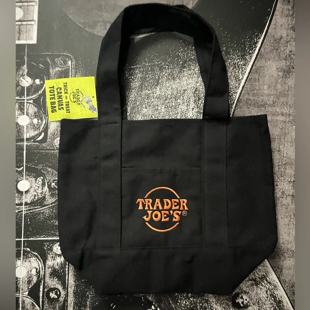Trader JoeS nwt trader